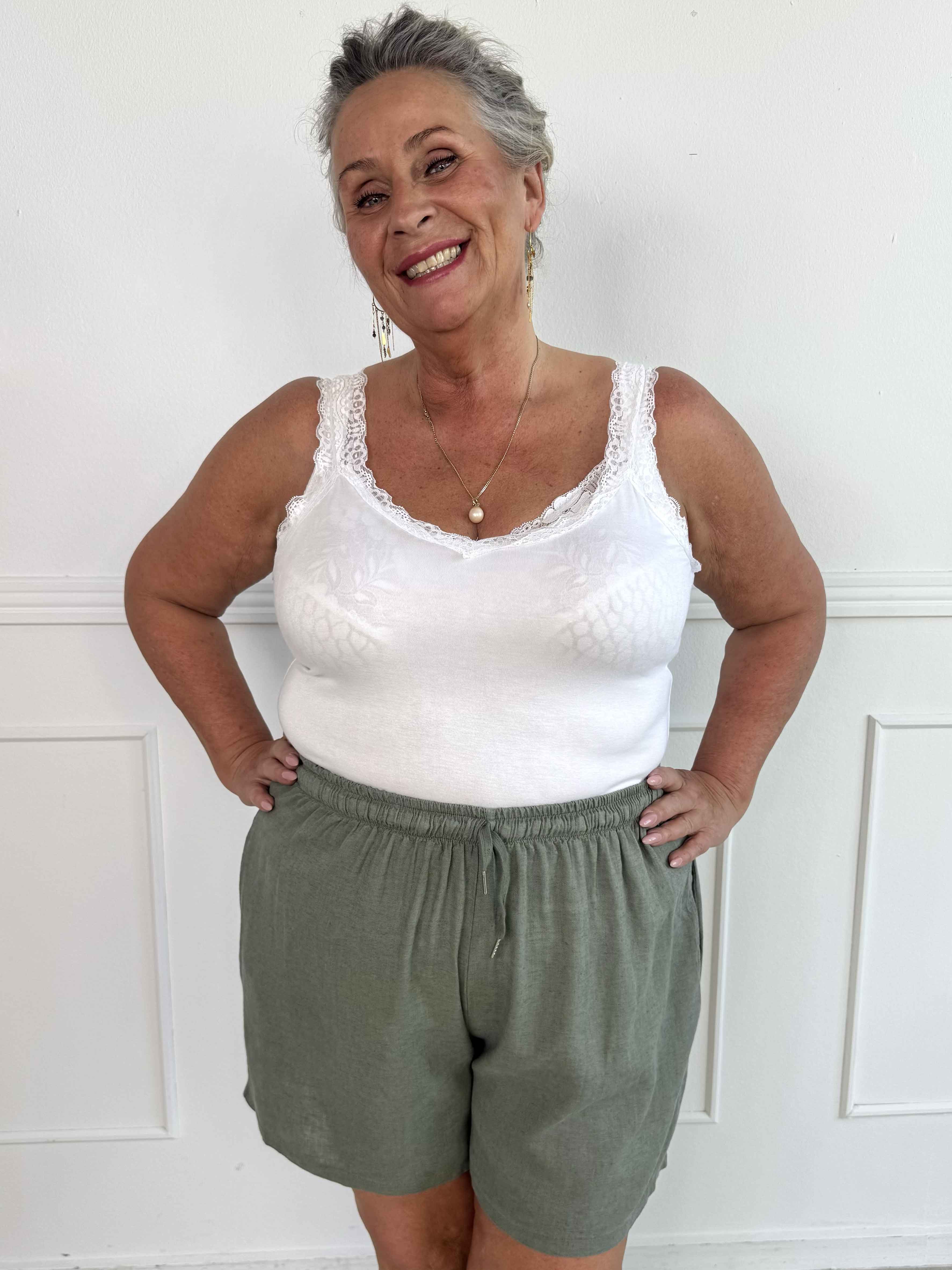 Clara Shorts - Lätta shorts i viskos och linne